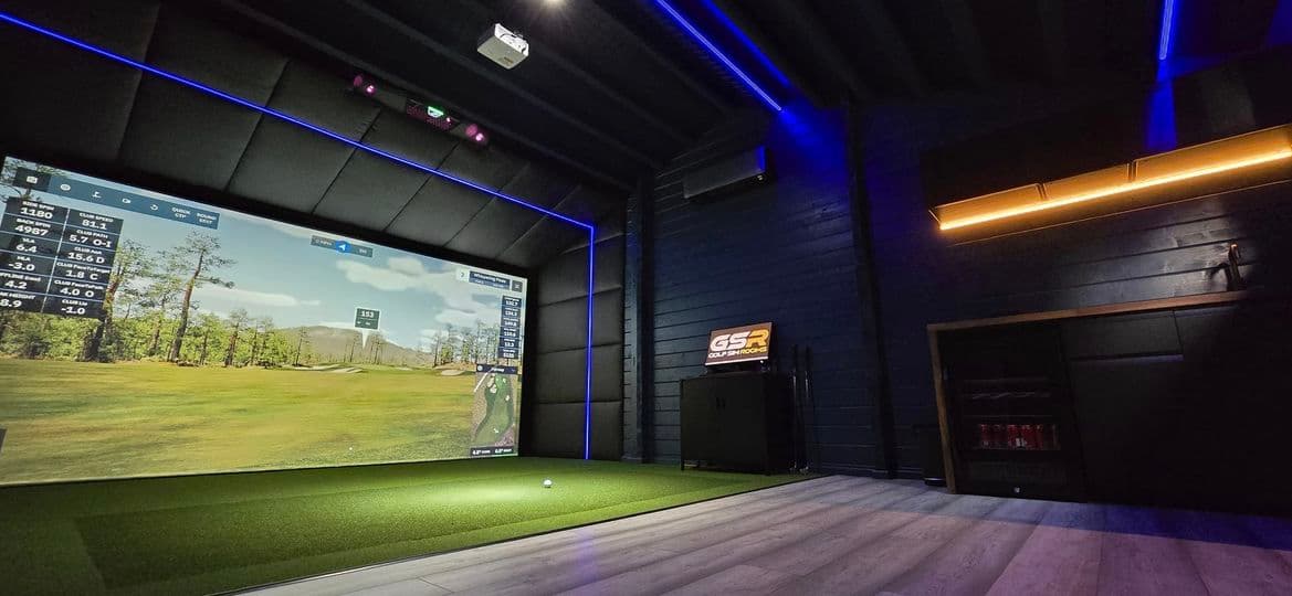 golf sim with large screen